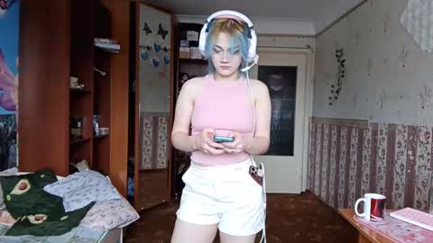 Alice Kaneki online show from February 18, 6:56 am