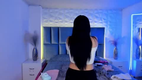 Snapshot of madison_darkk chatting on October 15, 11:57 am MADISON online show from October 15, 11:57 am