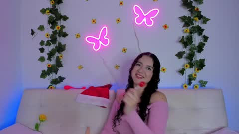 Snapshot of madison_pettis1 chatting on December 31, 5:00 am Madison online show from December 31, 5:00 am
