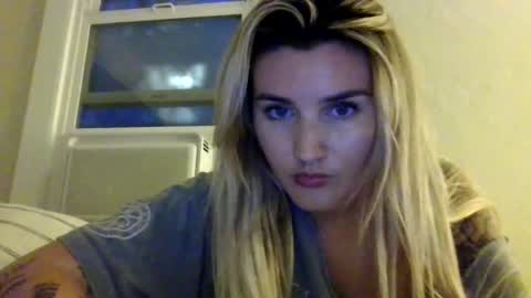 madisonlubbe2 online show from June 26, 3:30 am
