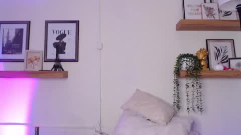    online show from March 31, 7:14 pm