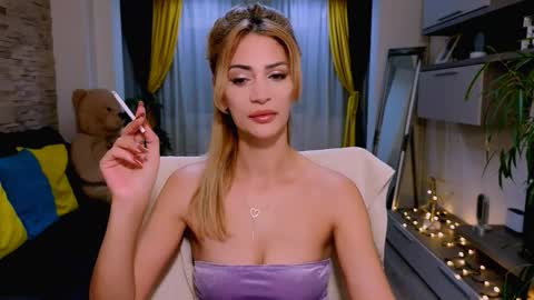 Madye Roberts online show from November 24, 11:51 pm