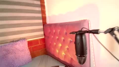 maeena online show from February 12, 3:39 pm