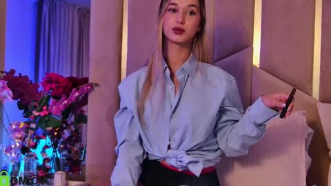 M. online show from October 20, 6:33 pm