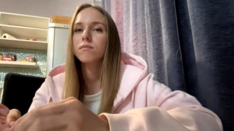 Sara online show from February 18, 8:02 am