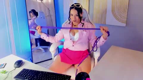 Maria Fernanda online show from November 18, 9:05 pm