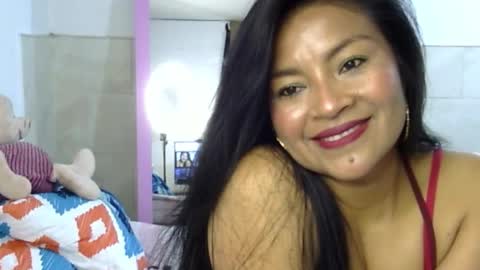 maferchavez88 online show from February 3, 8:56 pm