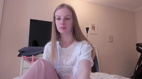 Snapshot of magic_couple13 chatting on February 14, 10:59 am Alice online show from February 14, 10:59 am