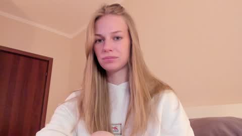 Alice  online show from November 21, 2:52 pm