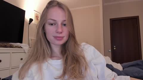 Snapshot of magic_couple13 chatting on December 16, 10:08 am Alice online show from December 16, 10:08 am