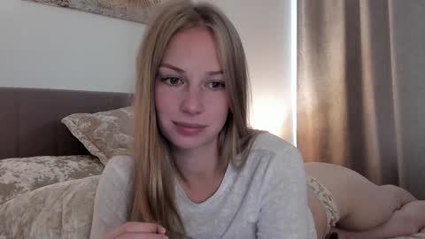 Snapshot of magic_couple13 chatting on September 12, 12:34 pm Alice online show from September 12, 12:34 pm