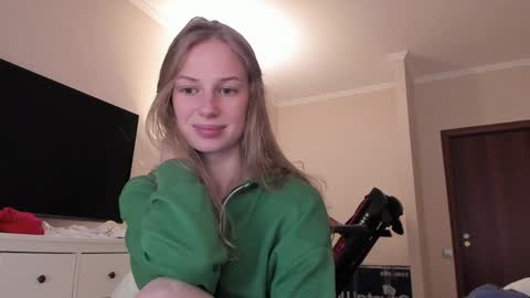 Snapshot of magic_couple13 chatting on December 25, 9:24 am Alice online show from December 25, 9:24 am