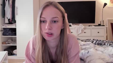 Snapshot of magic_couple13 chatting on January 13, 9:08 am Alice online show from January 13, 9:08 am