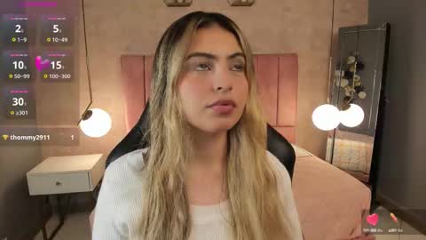 Snapshot of magic_fernanda chatting on September 18, 9:46 pm Fer online show from September 18, 9:46 pm