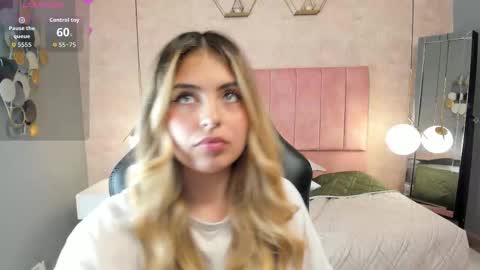 Snapshot of magic_fernanda chatting on October 17, 10:35 pm Fer online show from October 17, 10:35 pm