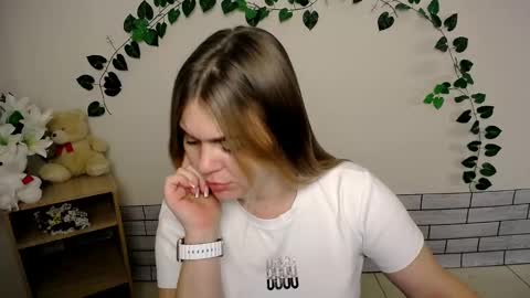 magic_katarina_ online show from December 26, 9:44 am