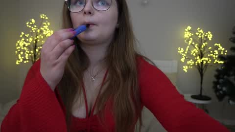 Snapshot of magicpeachhs chatting on January 9, 2:07 pm Emily online show from January 9, 2:07 pm