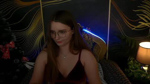 Snapshot of magicpeachhs chatting on January 1, 10:54 am Emily online show from January 1, 10:54 am
