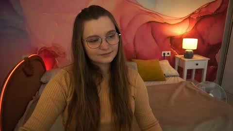 Snapshot of magicpeachhs chatting on September 29, 12:54 pm Emily online show from September 29, 12:54 pm
