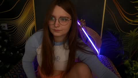 Snapshot of magicpeachhs chatting on January 20, 1:32 pm Emily online show from January 20, 1:32 pm