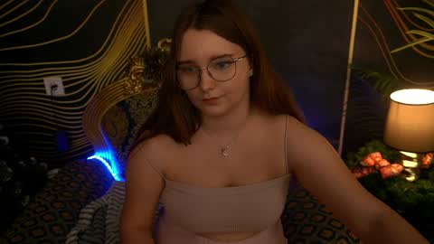 Snapshot of magicpeachhs chatting on December 23, 5:11 pm Emily online show from December 23, 5:11 pm