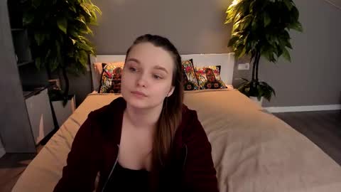 Snapshot of magicpeachhs chatting on September 19, 12:59 pm Emily online show from September 19, 12:59 pm