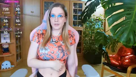 Nicole online show from February 18, 9:20 pm