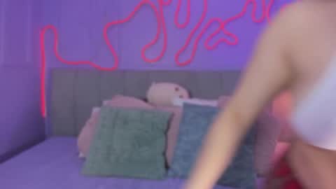 Mai online show from November 18, 7:59 pm