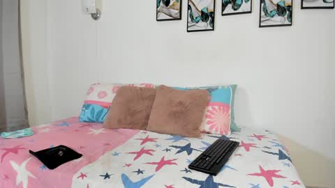 Snapshot of maia_w10 chatting on February 8, 12:28 pm Maia online show from February 8, 12:28 pm