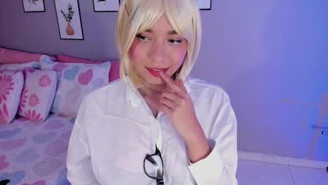 Snapshot of maia_w10 chatting on October 10, 12:54 pm Maia online show from October 10, 12:54 pm