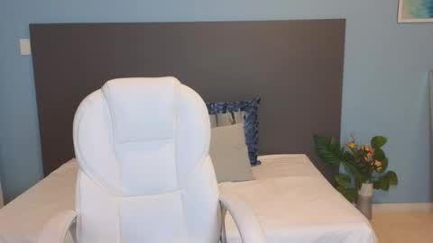 Maiaa Ruiz  online show from February 24, 1:08 pm