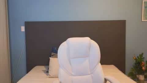 Maiaa Ruiz  online show from January 4, 12:49 pm