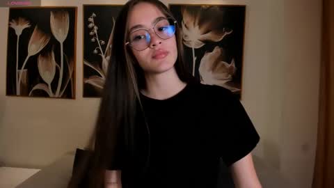  Maia  online show from October 26, 4:24 pm