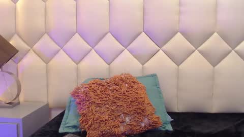 Maia  online show from February 19, 6:54 pm