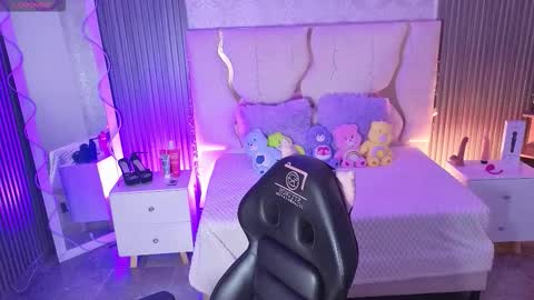 maiily_tay online show from January 13, 11:47 am