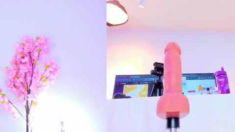 Maily  online show from November 7, 10:25 pm