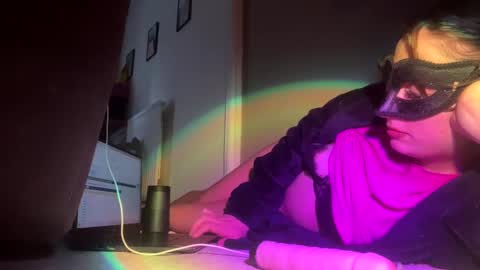Lunia online show from February 23, 3:01 pm