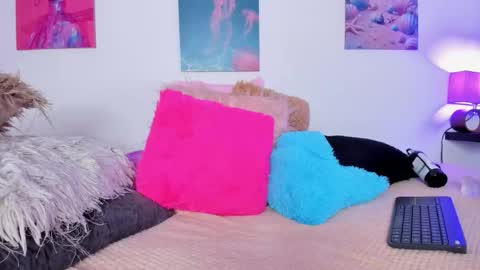 mai  online show from November 5, 7:30 pm