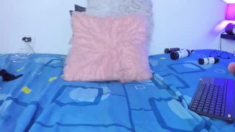 mai  online show from October 24, 7:54 pm