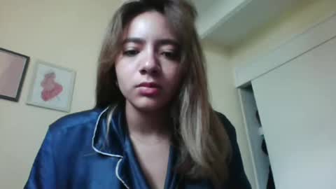 Snapshot of majo_gomezz chatting on September 21, 3:10 pm majo_gomezz online show from September 21, 3:10 pm