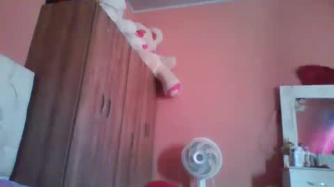 Snapshot of majo_gomezz chatting on September 13, 2:47 pm majo_gomezz online show from September 13, 2:47 pm