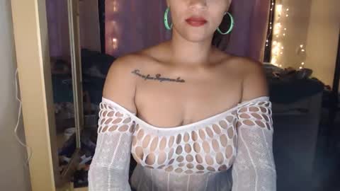 Snapshot of makennaa_1 chatting on September 25, 10:47 am MAKENNAA online show from September 25, 10:47 am