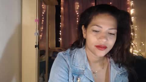 Snapshot of makennaa_1 chatting on September 12, 10:24 am MAKENNAA online show from September 12, 10:24 am