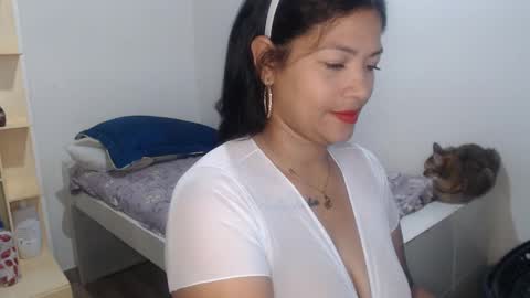Snapshot of makennaa_1 chatting on January 22, 9:57 am MAKENNAA online show from January 22, 9:57 am