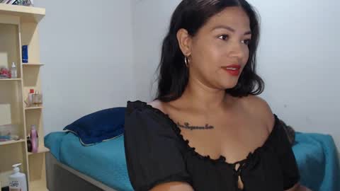 Snapshot of makennaa_1 chatting on March 2, 9:21 am MAKENNAA online show from March 2, 9:21 am