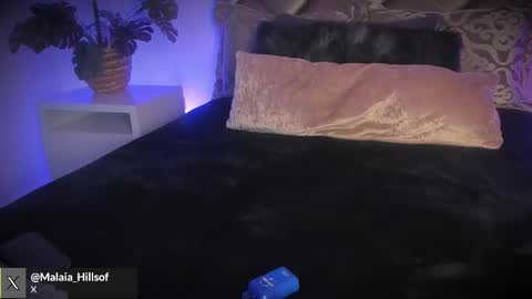 Call Me  Mala   online show from November 11, 7:33 pm