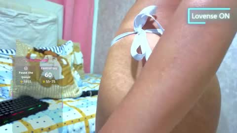 Malia foox online show from December 18, 9:30 pm