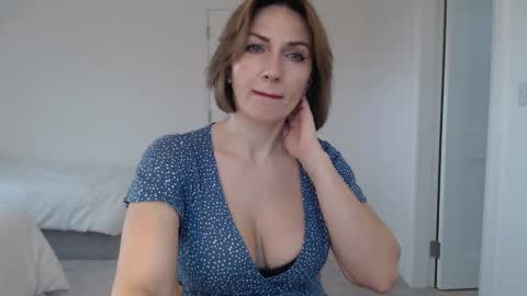 Snapshot of mallinia chatting on February 12, 4:55 pm mallinia online show from February 12, 4:55 pm