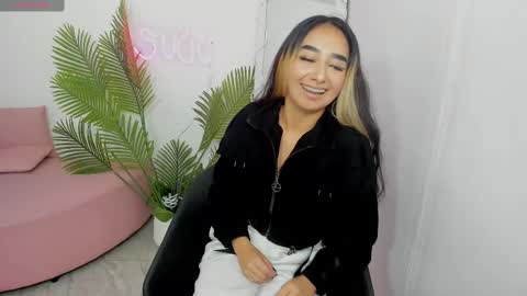 Malory  online show from February 5, 9:29 pm