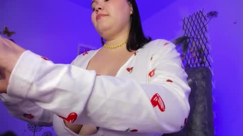 Snapshot of mara_7_ chatting on September 22, 10:03 am Mara 3 Enjoy my Milky boobs online show from September 22, 10:03 am